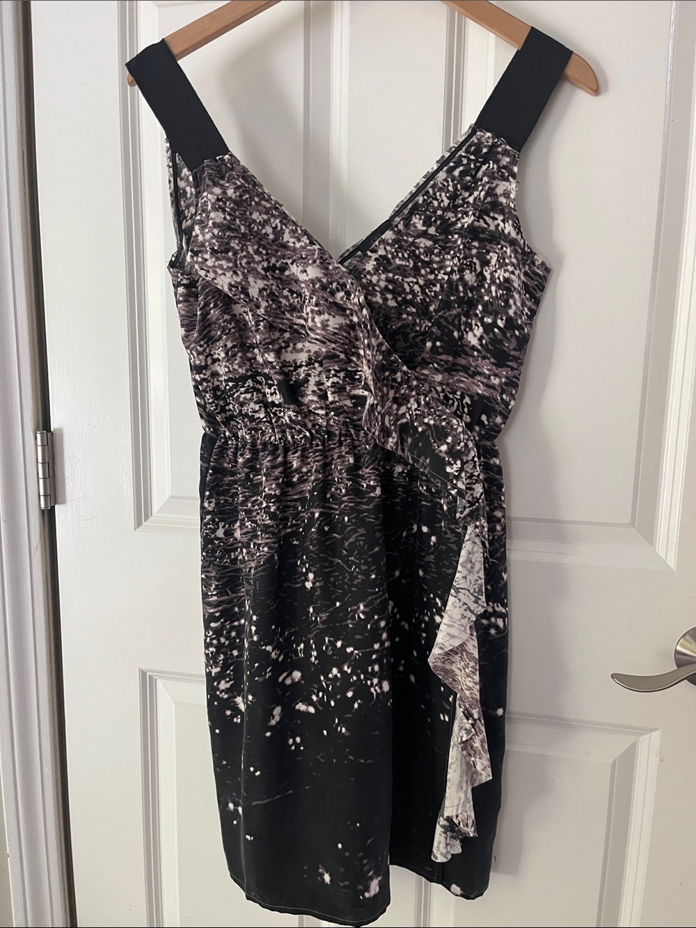 Banana Republic 100% silk mini dress black print sz 4